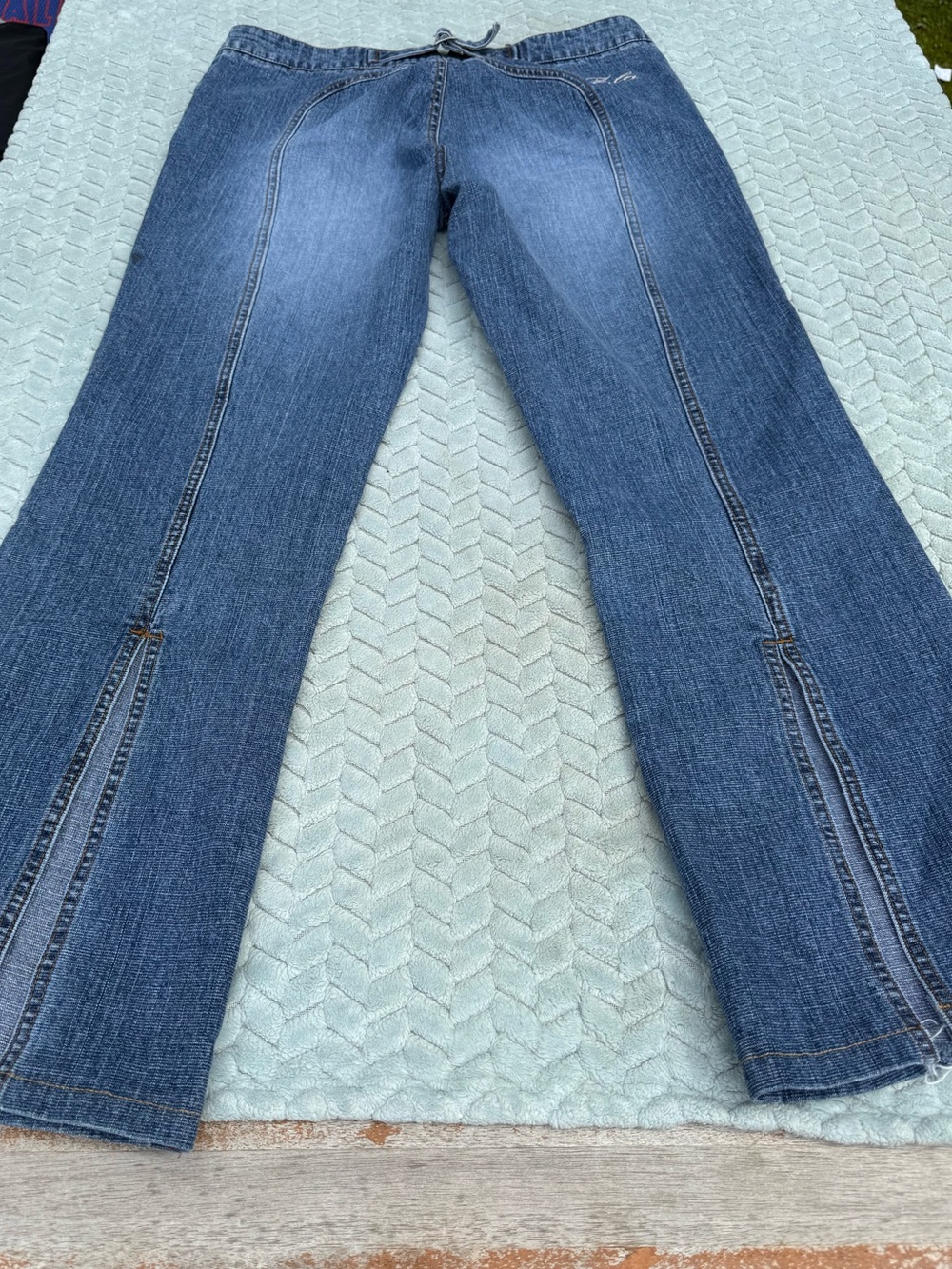 Vintage JLO Pocketless Slit Hem Flare Jeans 2000s - Picture 8 of 13
